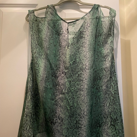 *SUMMER SALE* NEW Buffalo sheer top by David Britton - Picture 2 of 3